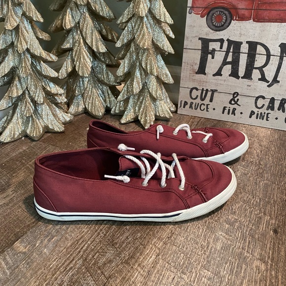 Sperry Slip-On Sneakers, size 9 - Picture 1 of 4